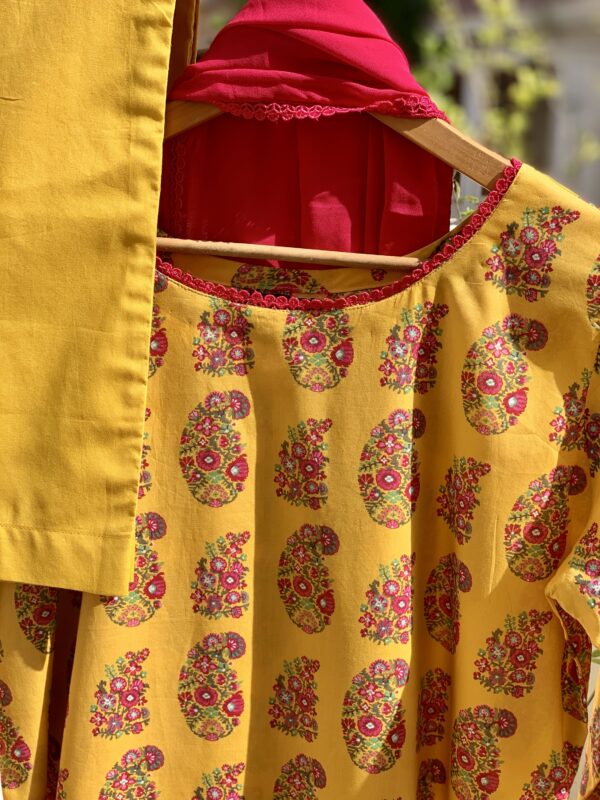 Yellow and Pink Floral
3 piece